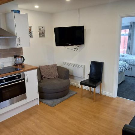 Apartment With Roof Terrace Close To City Centre Cardiff Kültér fotó