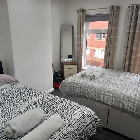 Apartment With Roof Terrace Close To City Centre Cardiff Kültér fotó