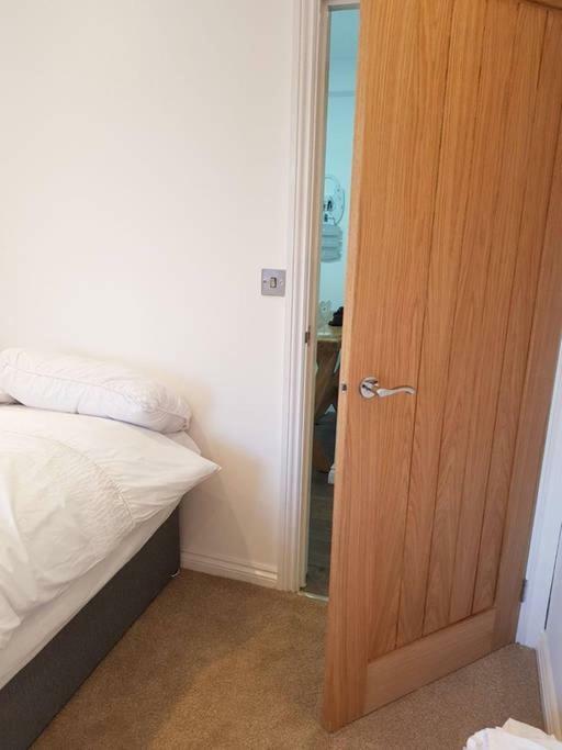 Apartment With Roof Terrace Close To City Centre Cardiff Kültér fotó